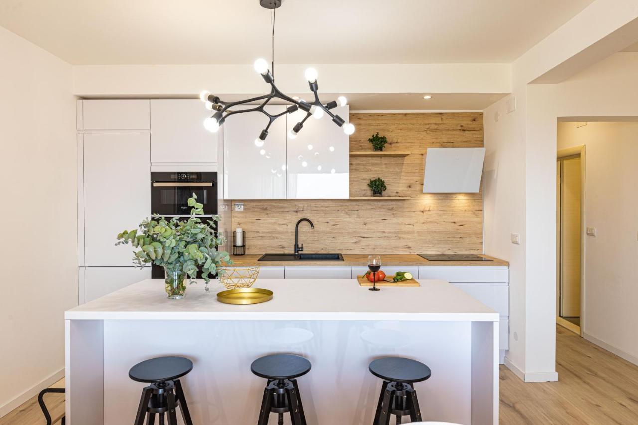 Apartmani Ana Kaštela Buitenkant foto
