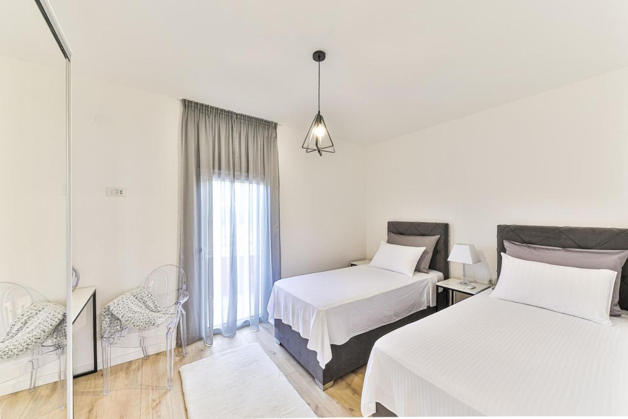 Apartmani Ana Kaštela Buitenkant foto