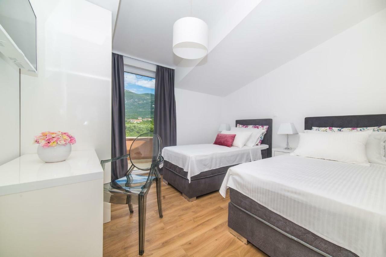 Apartmani Ana Kaštela Buitenkant foto