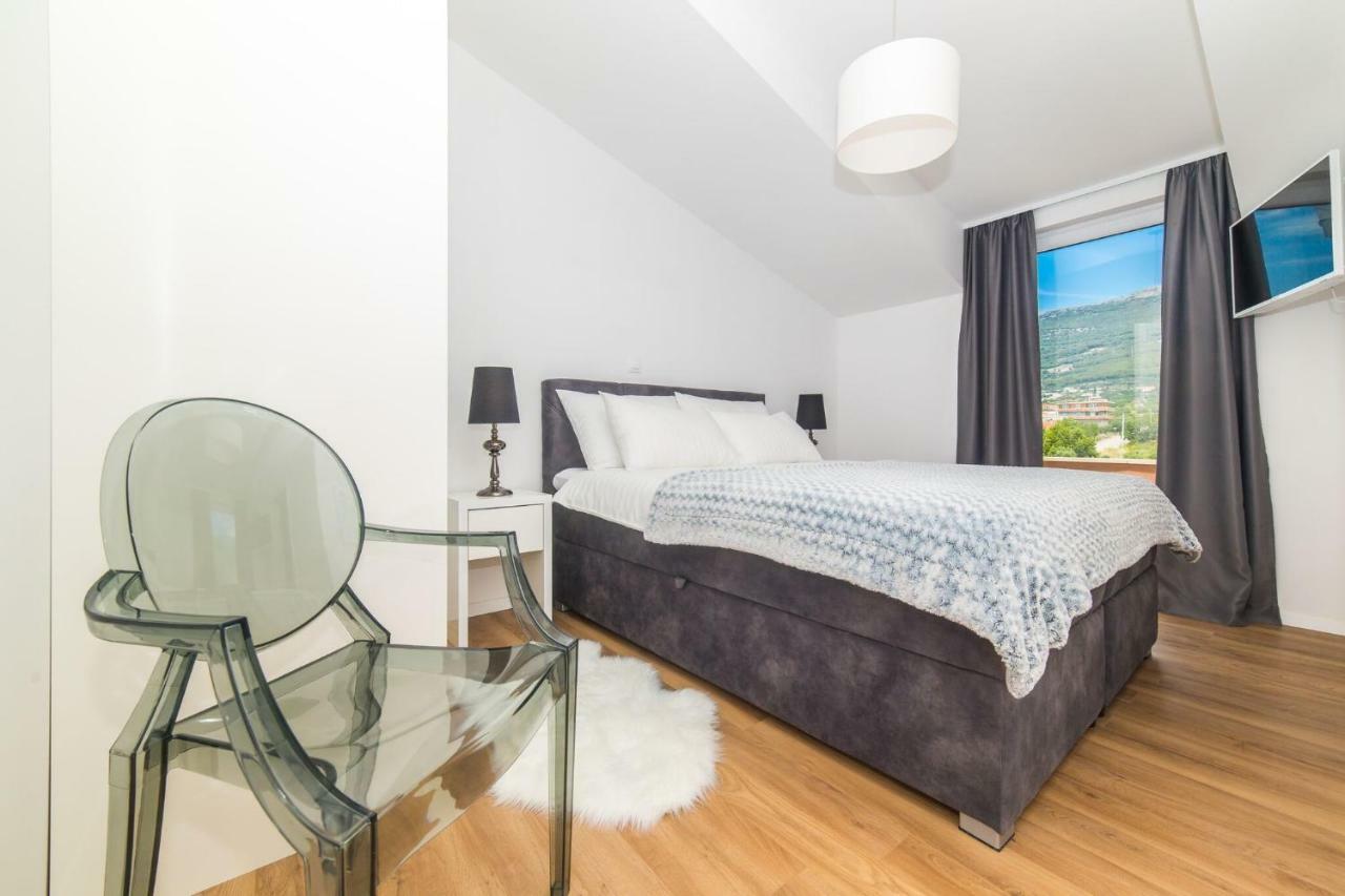 Apartmani Ana Kaštela Buitenkant foto