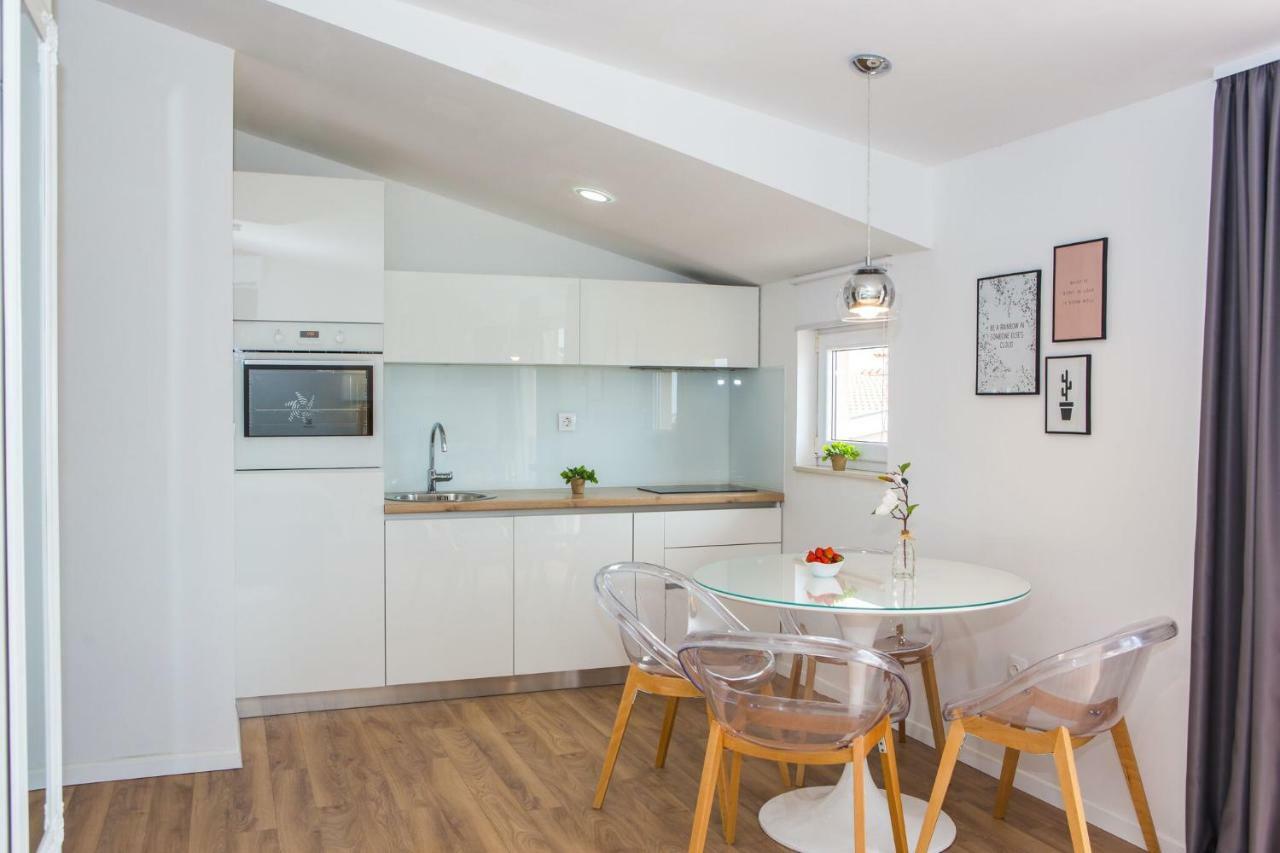 Apartmani Ana Kaštela Buitenkant foto